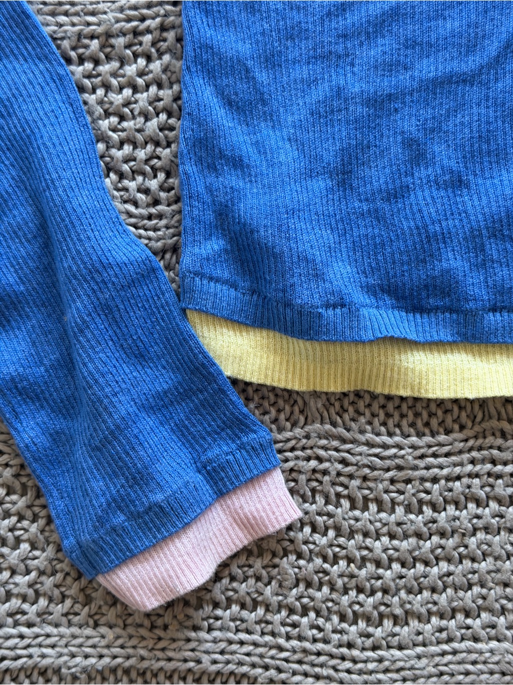 Colorblock Layered V-Neck Sweet Chilling Top With Contrast Trim - Women — image 6 of 8